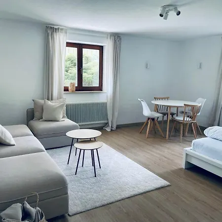 Hazel Mit Bergblick, Garten & Sauna Apartamento Bad Aussee