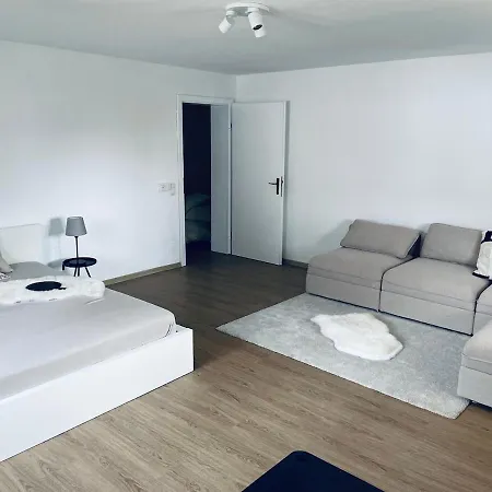 Hazel Mit Bergblick, Garten & Sauna Apartamento Bad Aussee