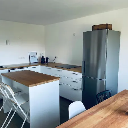 Hazel Mit Bergblick, Garten & Sauna Apartamento Bad Aussee