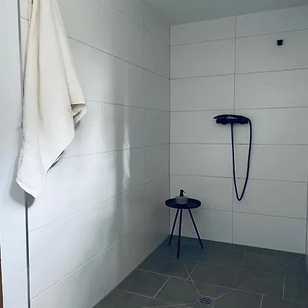 Apartamento Hazel Mit Bergblick, Garten & Sauna Bad Aussee