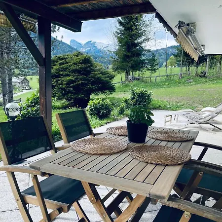 Hazel Mit Bergblick, Garten & Sauna Bad Aussee